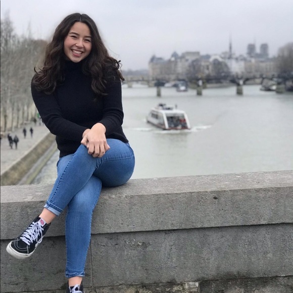 Meet your Posher, Athena - Picture 2 of 3